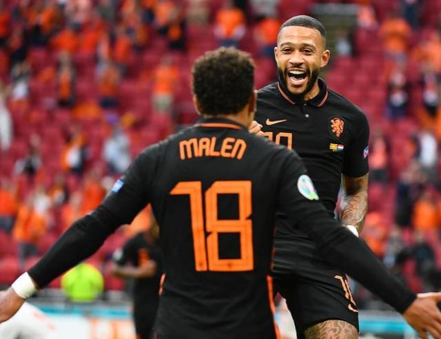 诗雯等前辈 诗雯等前辈