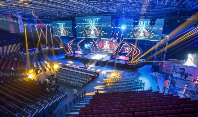 血布的回归 血布的回归