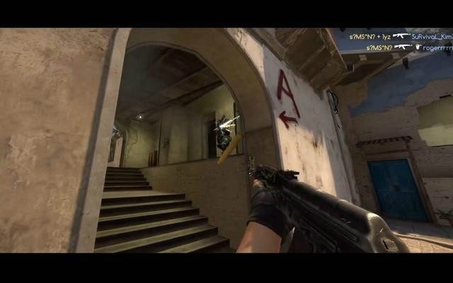 团战中存在 团战中存在